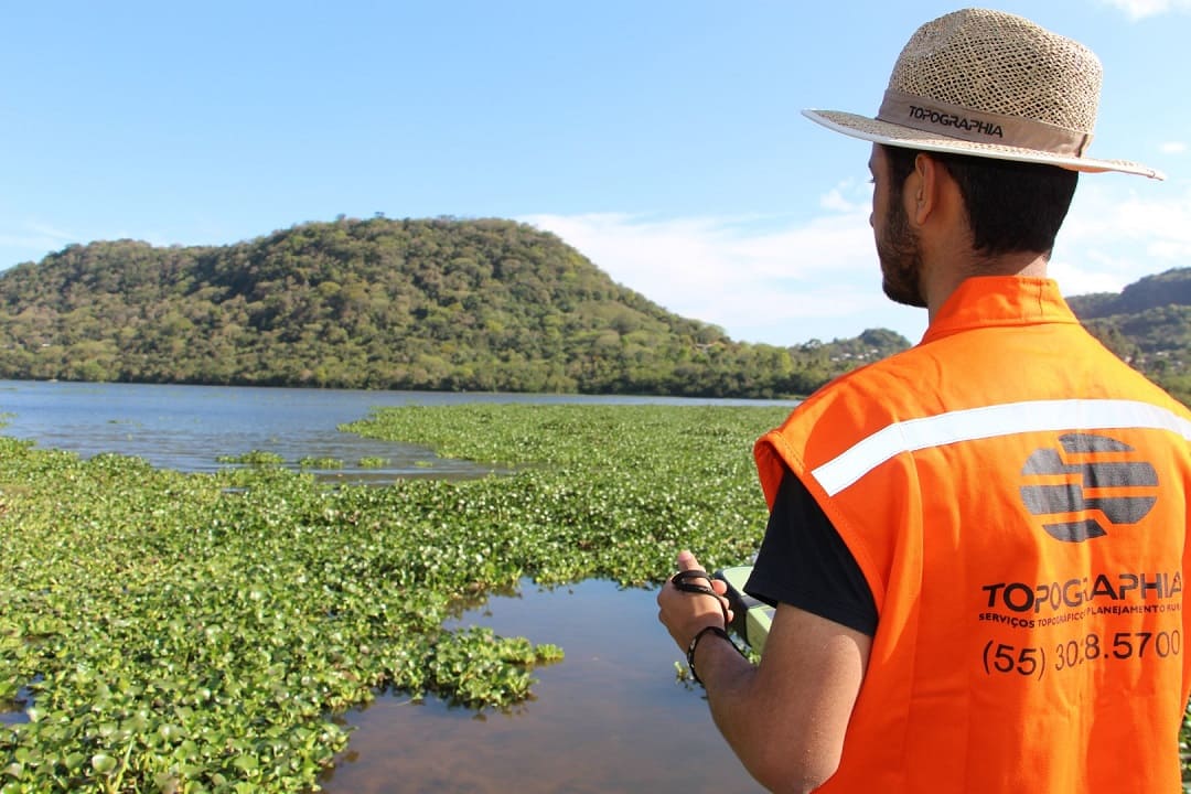 O que fazer para regularizar o uso de água, como açude, barragem ou bombeamento, em propriedade rural?