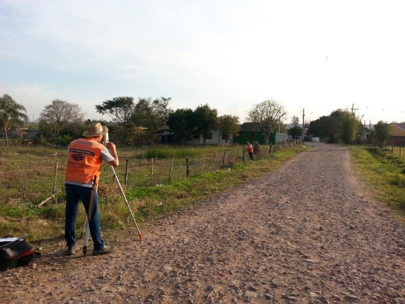 Levantamento planialtimétrico e topográfico